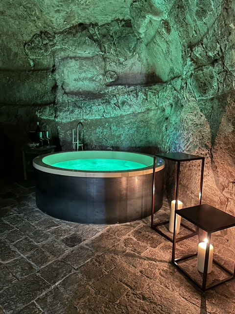 foto suite grotta jacuzzi dimora enricuzzo modica sicilia casa vacanza lusso